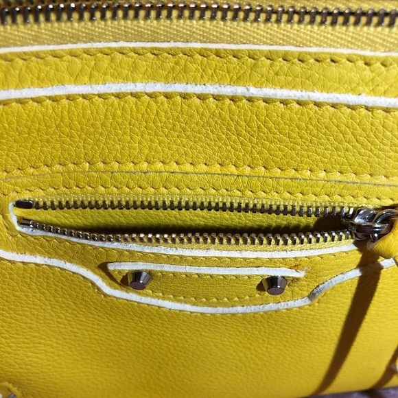 Balenciaga Clutch Yellow in Pebble Leather - Picture 6 of 7